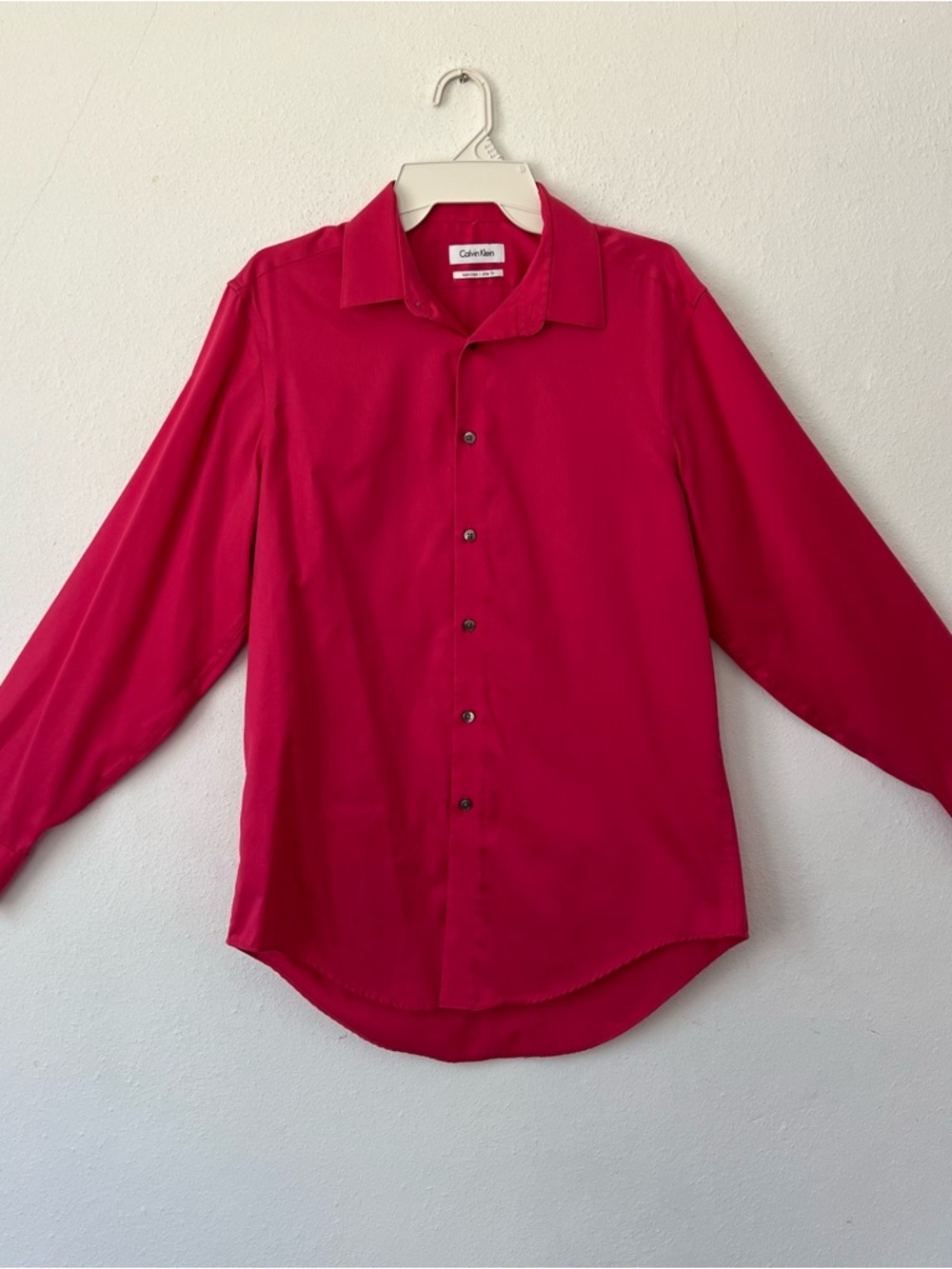 Calvin Klein Men Slim Fit Button-Up Shirt Bright Pink Non-iron Size 15.5 (32/33) - Picture 3 of 14